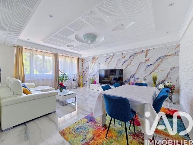 Maison 9 pièces 255 m²