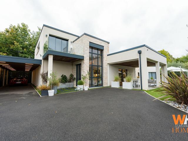 Maison 9 pièces 255 m²