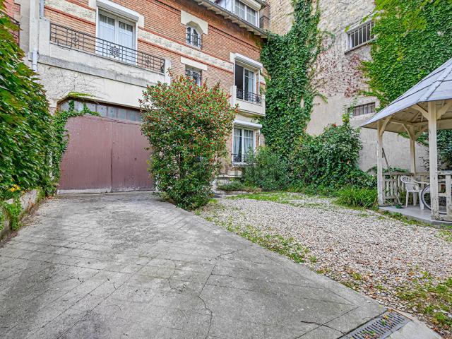 Maison 9 pièces 255 m²