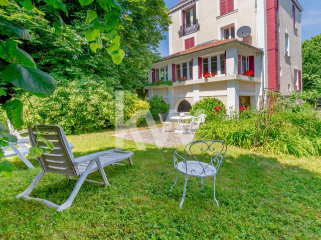 Maison 9 pièces 255 m²