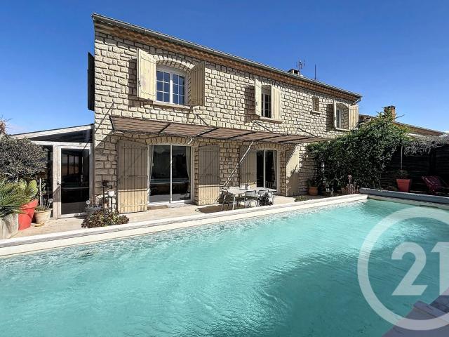 Maison 9 pièces 256 m²