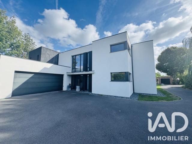 Maison 9 pièces 256 m²