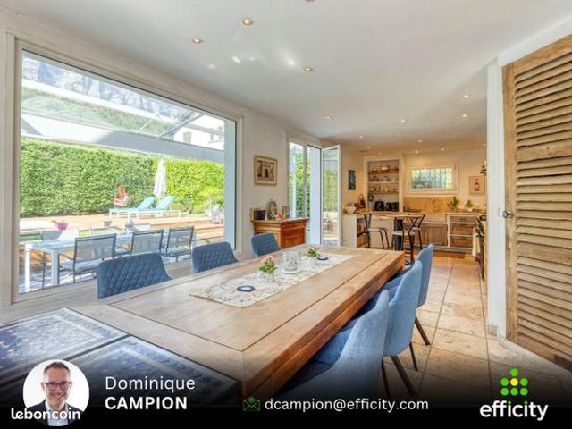 Maison 9 pièces 256 m²