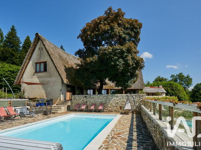 Maison 9 pièces 256 m²