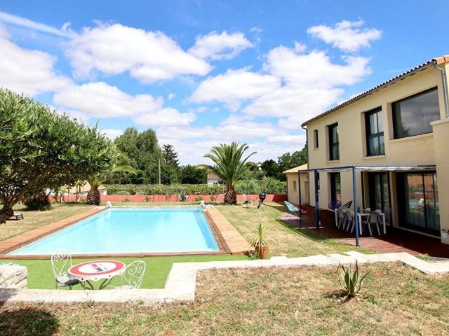 Maison 9 pièces 257 m²