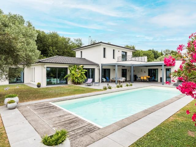 Maison 9 pièces 257 m²
