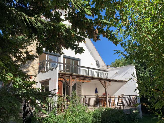 Maison 9 pièces 257 m²