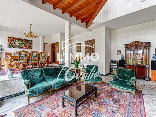 Maison 9 pièces 257 m²