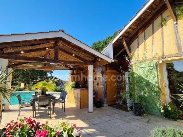 Maison 9 pièces 257 m²