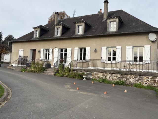 Maison 9 pièces 258 m²
