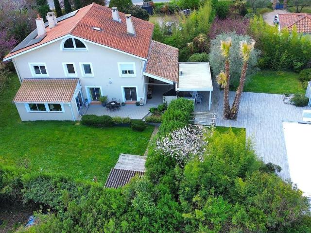 Maison 9 pièces 258 m²