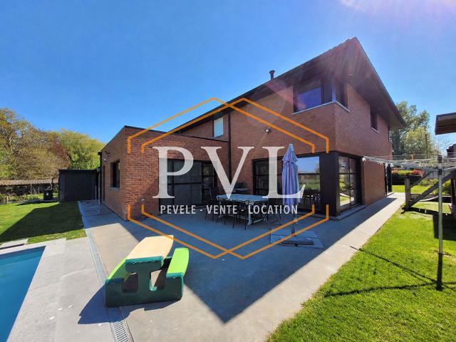 Maison 9 pièces 258 m²