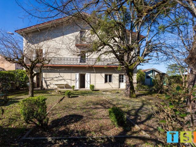 Maison 9 pièces 258 m²