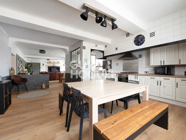 Maison 9 pièces 258 m²