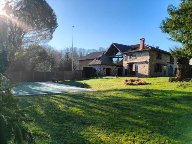 Maison 9 pièces 258 m²
