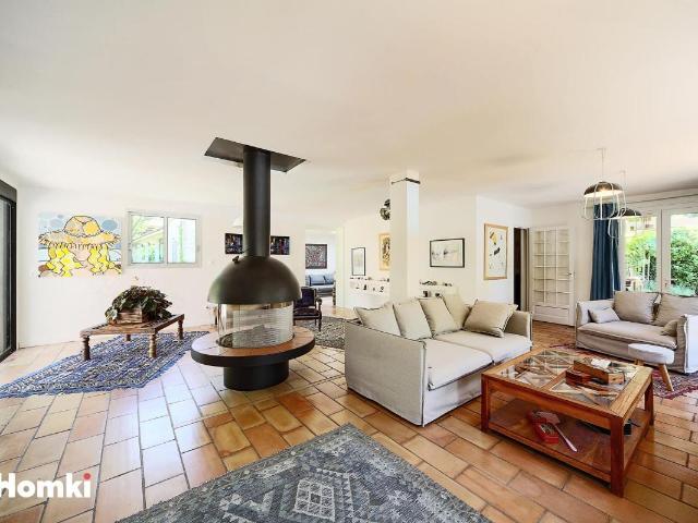 Maison 9 pièces 259 m²
