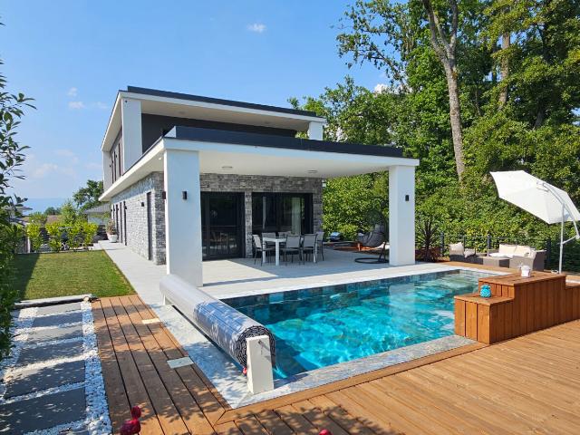 Maison 9 pièces 250 m²