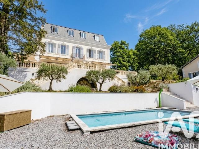 Maison 9 pièces 250 m²