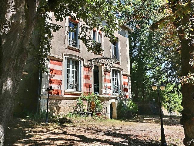 Maison 9 pièces 230 m²
