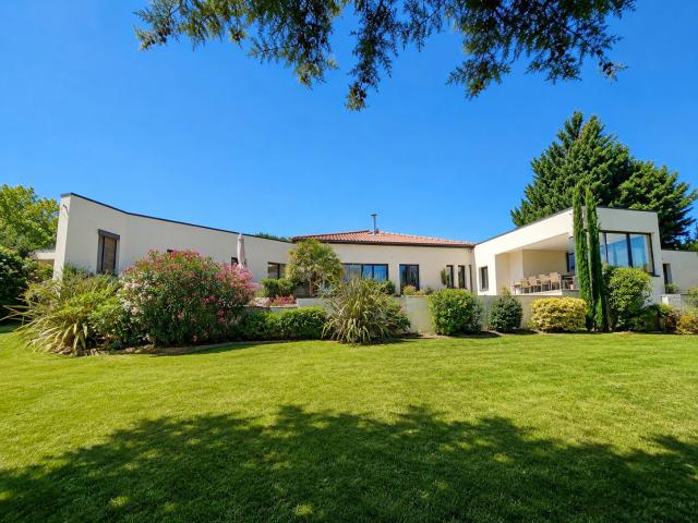 Maison 9 pièces 250 m²