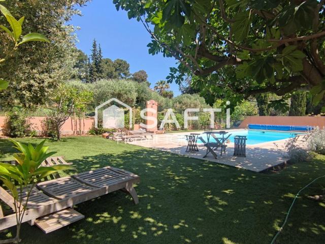 Maison 9 pièces 250 m²