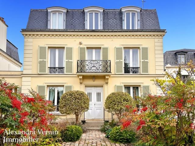 Maison 9 pièces 250 m²