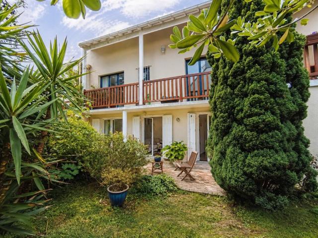 Maison 9 pièces 250 m²