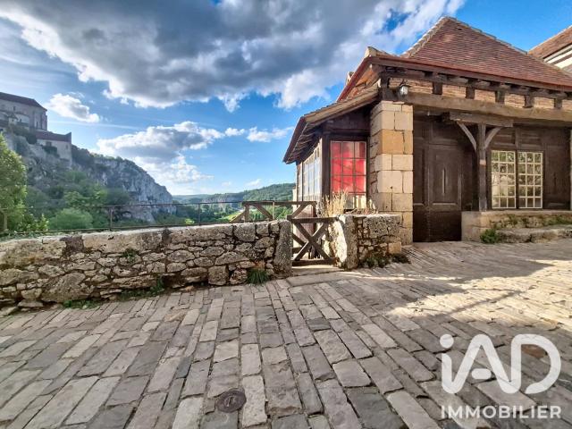 Maison 9 pièces 251 m²