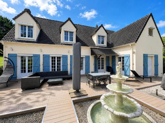 Maison 9 pièces 251 m²