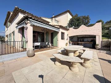 Maison 9 pièces 251 m²