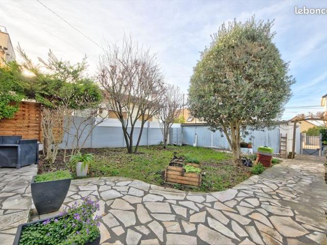 Maison 9 pièces 251 m²