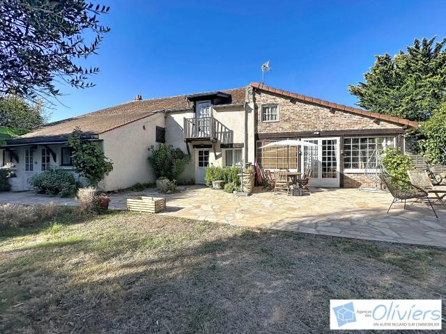 Maison 9 pièces 252 m²