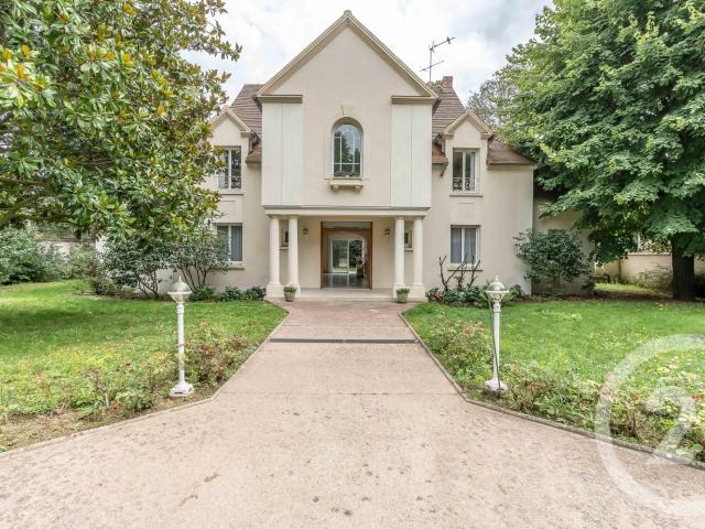 Maison 9 pièces 252 m²