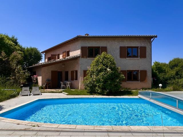 Maison 9 pièces 253 m²