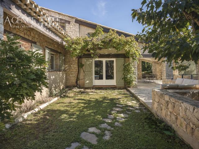 Maison 9 pièces 253 m²