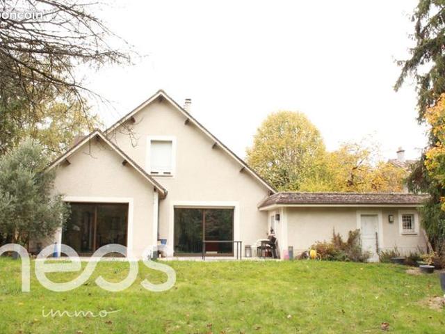 Maison 9 pièces 253 m²