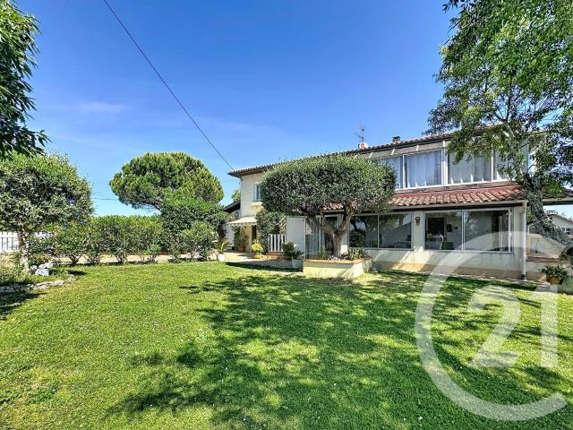 Maison 9 pièces 264 m²