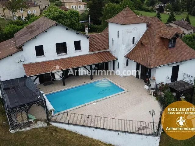 Maison 9 pièces 264 m²