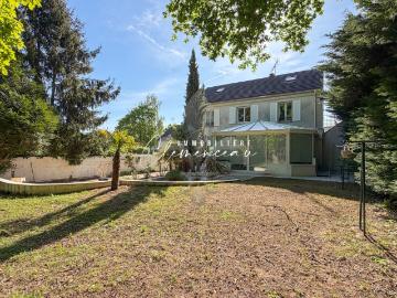 Maison 9 pièces 265 m²