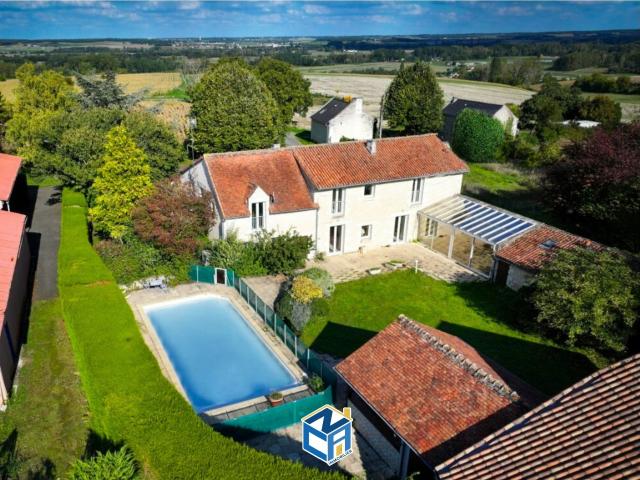 Maison 9 pièces 266 m²