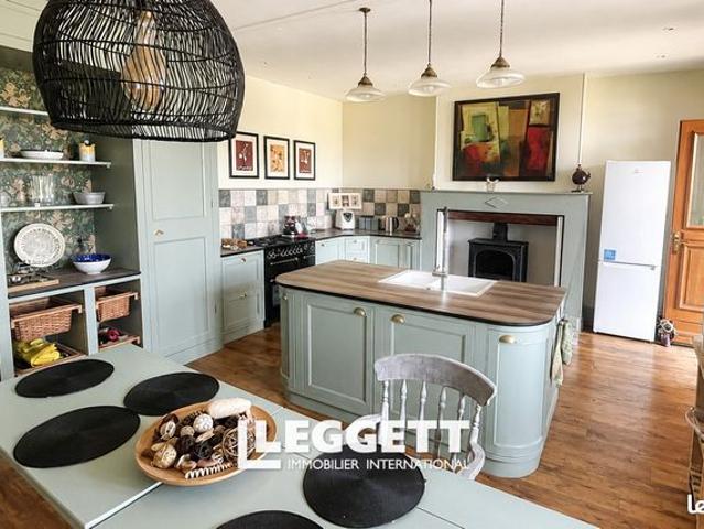 Maison 9 pièces 266 m²