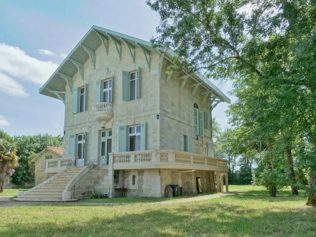 Maison 9 pièces 268 m²