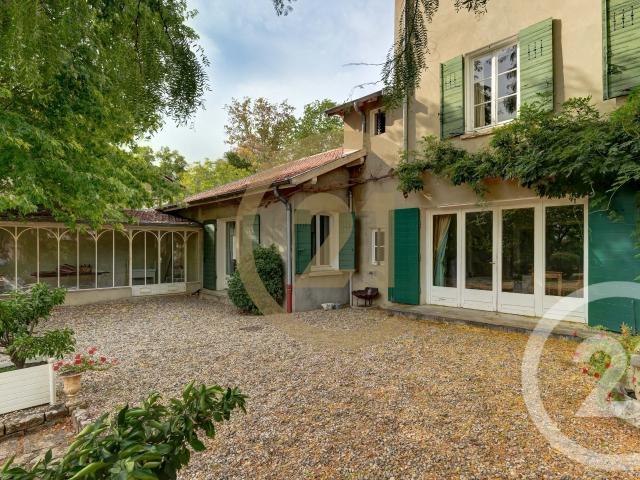Maison 9 pièces 268 m²