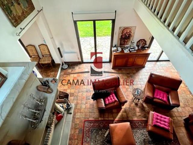 Maison 9 pièces 268 m²