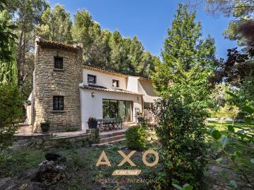 Maison 9 pièces 260 m²