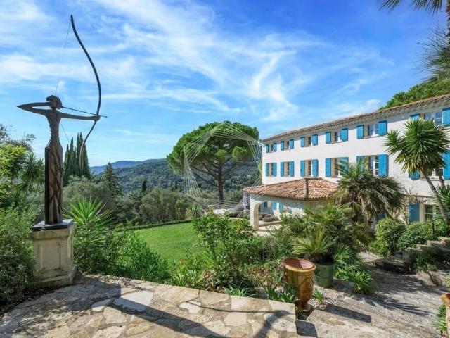 Maison 9 pièces 288 m²