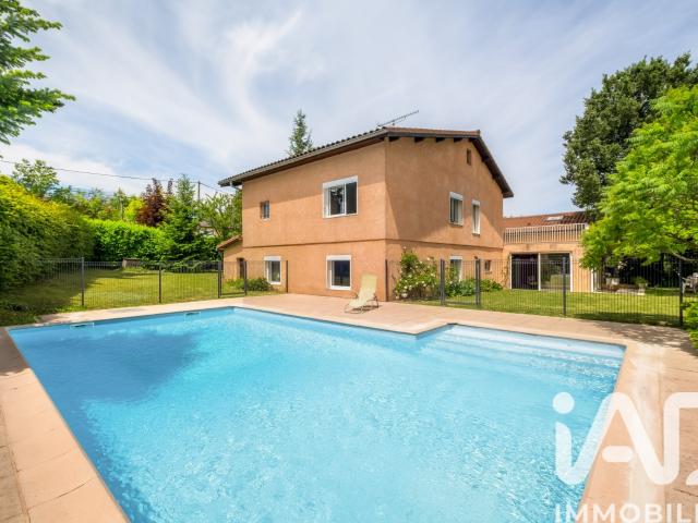 Maison 9 pièces 260 m²