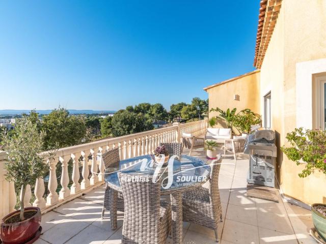 Maison 9 pièces 260 m²