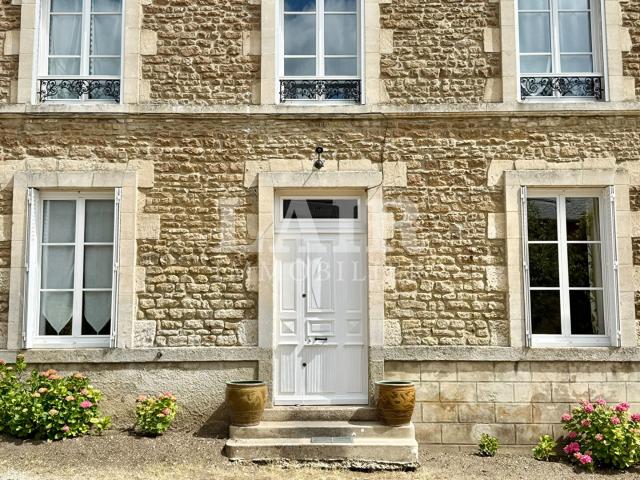 Maison 9 pièces 260 m²