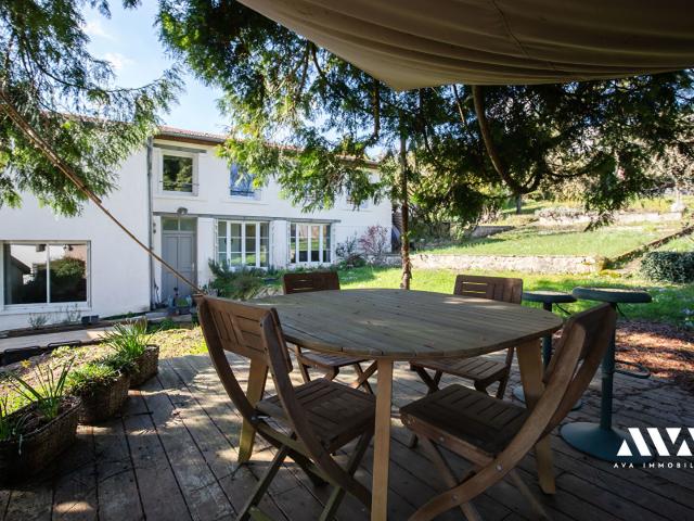 Maison 9 pièces 260 m²